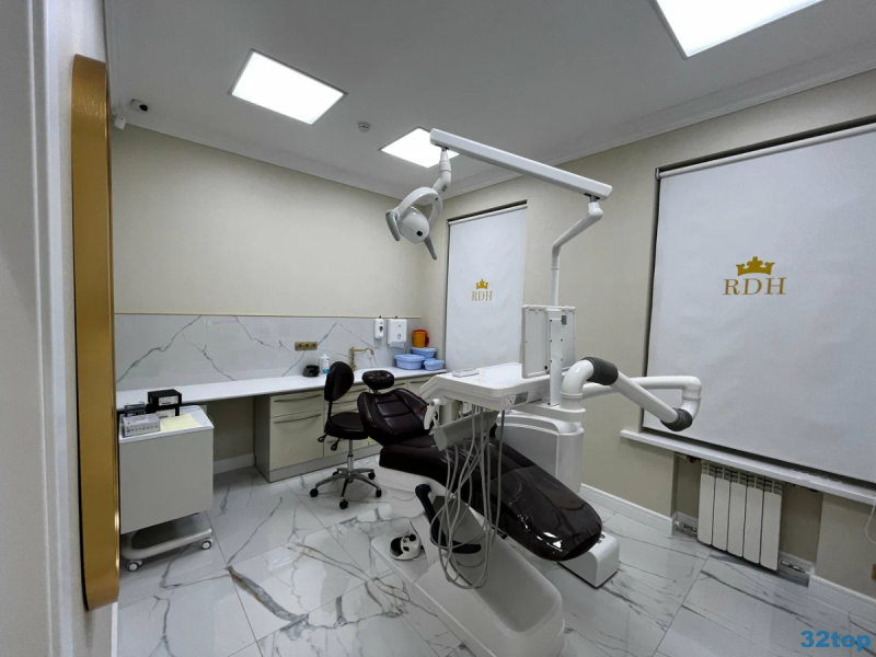 Стоматологическая клиника ROYAL DENTAL HOUSE (РОЙАЛ ДЕНТАЛ ХАУС) м. Обводной канал