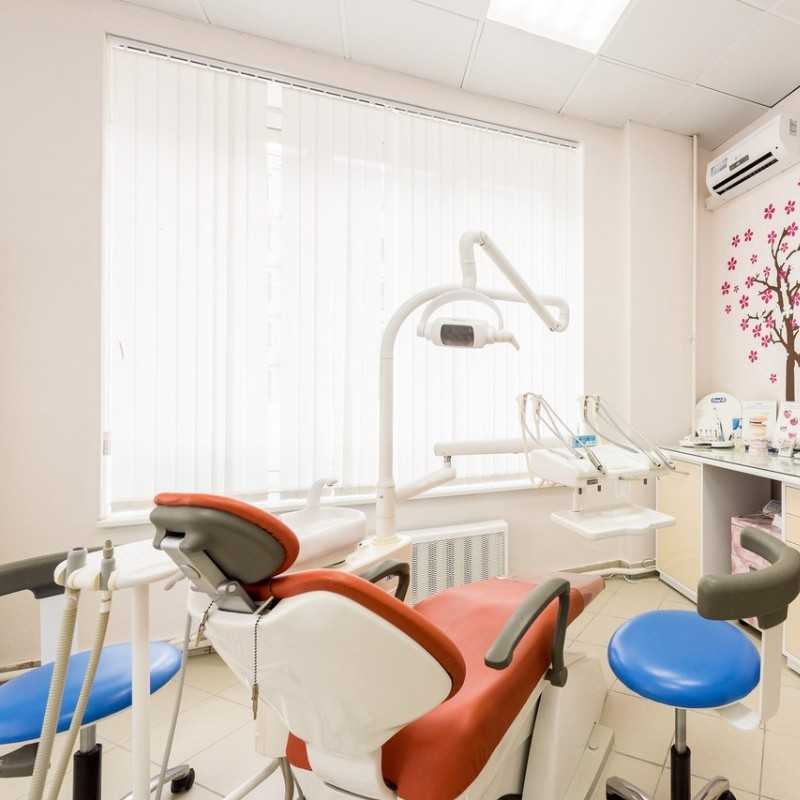 Частная стоматологическая клиника УЛЫБКА м. Проспект Ветеранов