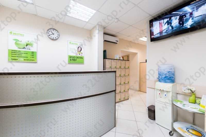 Центр имплантации и стоматологии ИНТАН НА КОМЕНДАНТСКОМ 42 м. Комендантский проспект